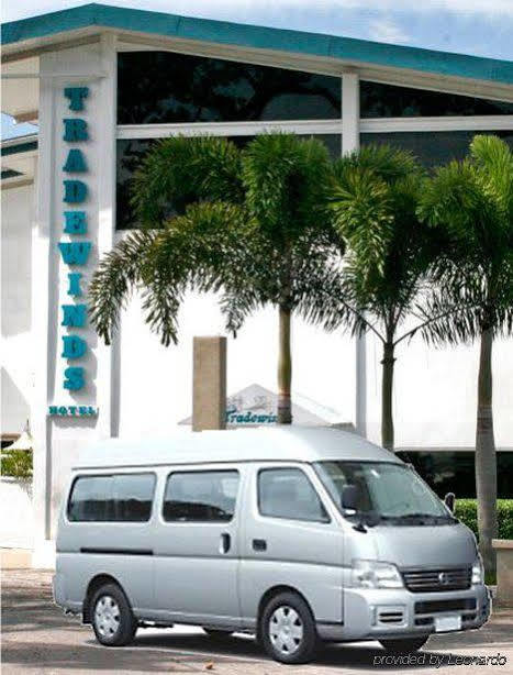 Tradewinds Hotel San Fernando Esterno foto