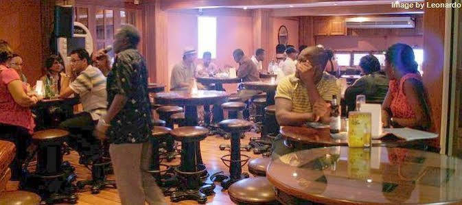 Tradewinds Hotel San Fernando Esterno foto