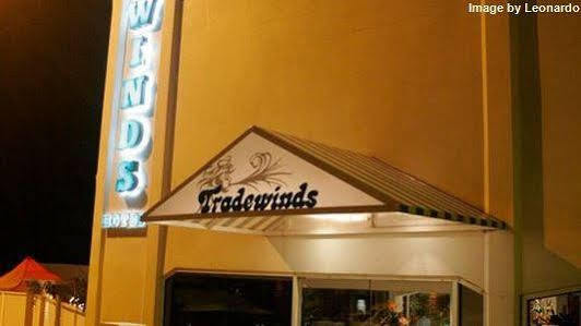 Tradewinds Hotel San Fernando Esterno foto